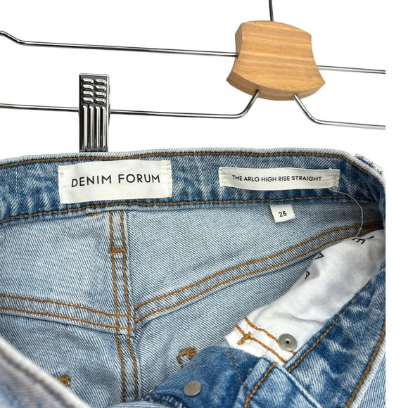 Aritzia Denim Forum The Arlo High Rise Straight Jeans Light Wash Blue Size 25 - Picture 10 of 12